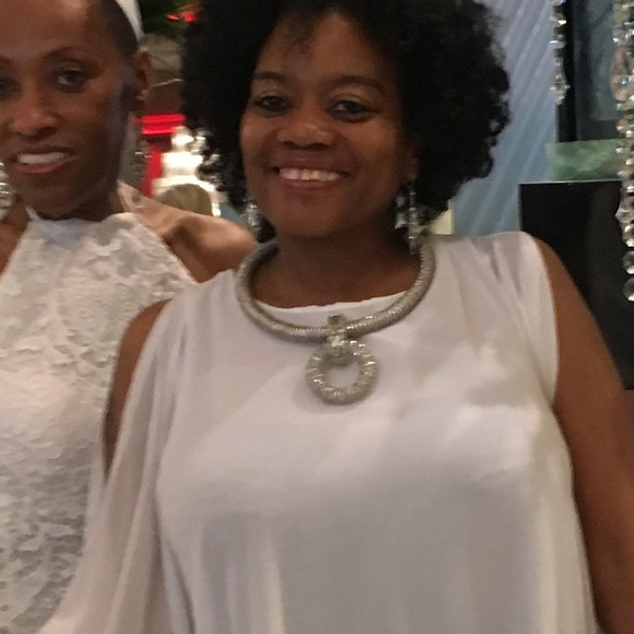 Meet your Posher, Sylvia - Picture 1 of 1